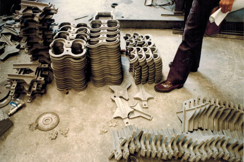 Industrial tube hanger casting parts